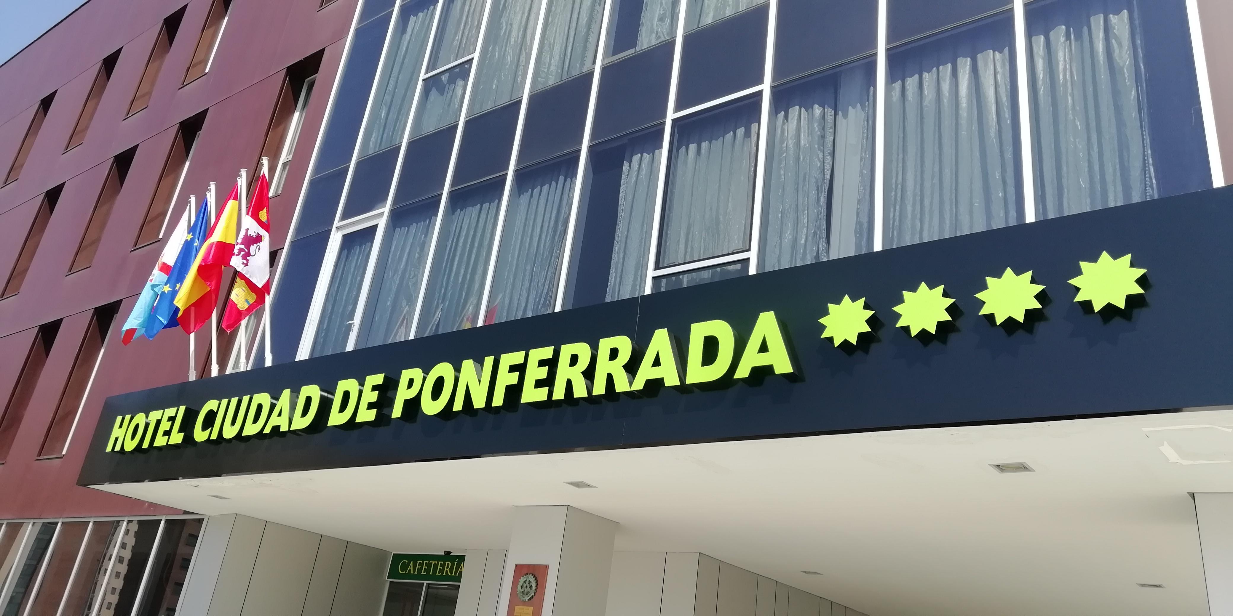 Hotel Ciudad De Ponferrada, Ascend Hotel Collection Exteriér fotografie