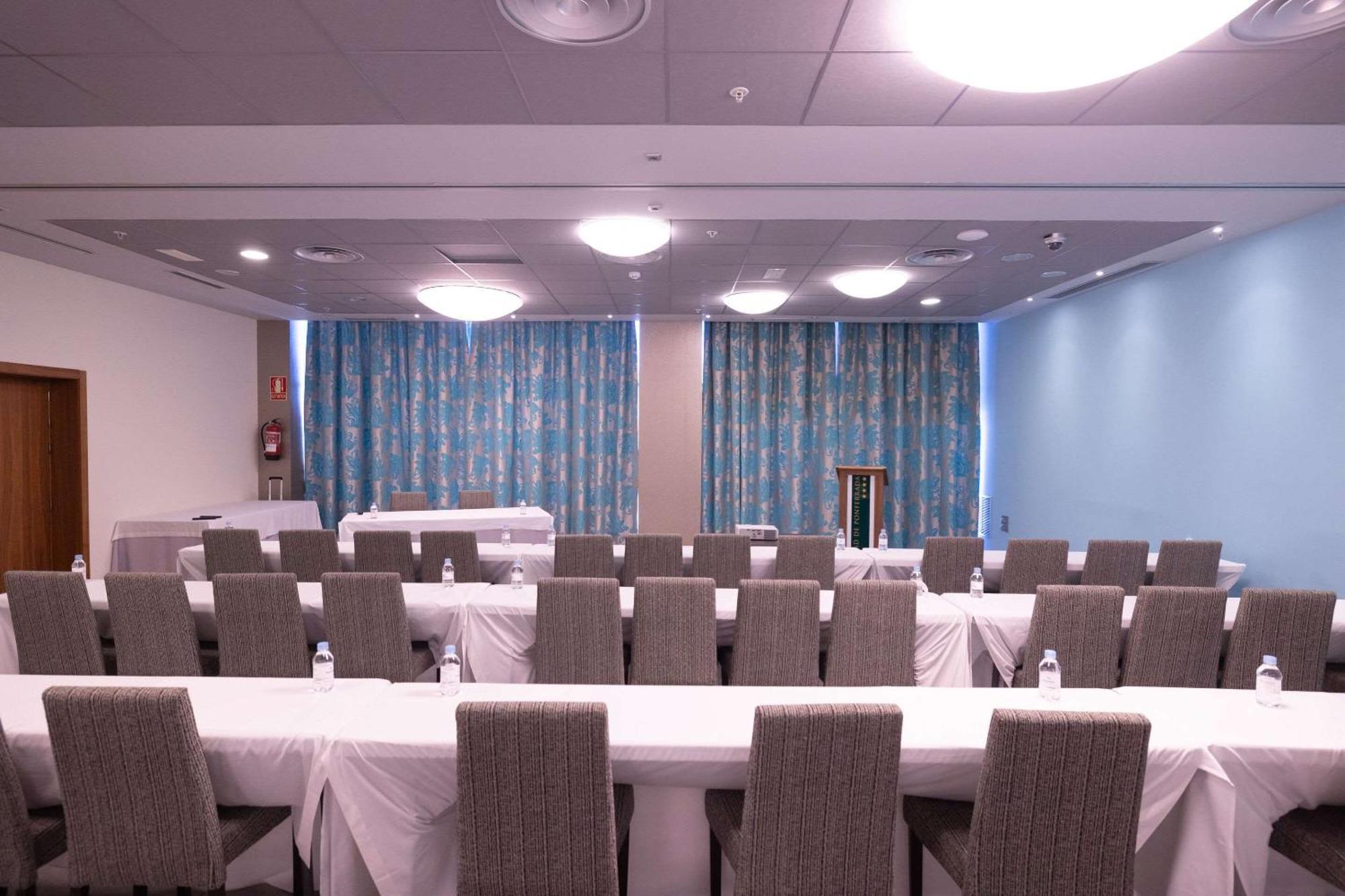 Hotel Ciudad De Ponferrada, Ascend Hotel Collection Exteriér fotografie